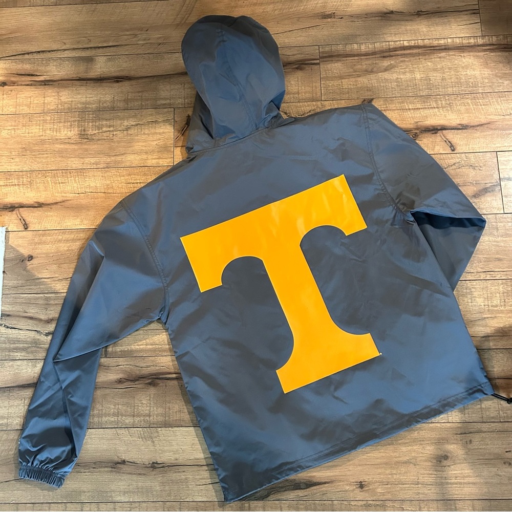 NWOT Tennessee Vols Windbreaker Pullover